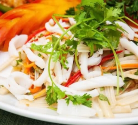 Mực xào củ hành 