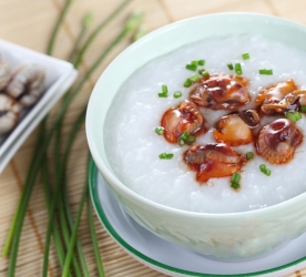 Cháo sò huyết 